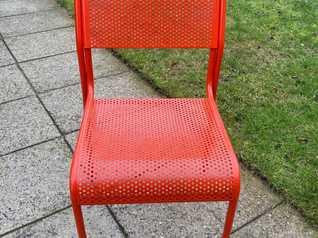 Billede 1 - Røde stole 