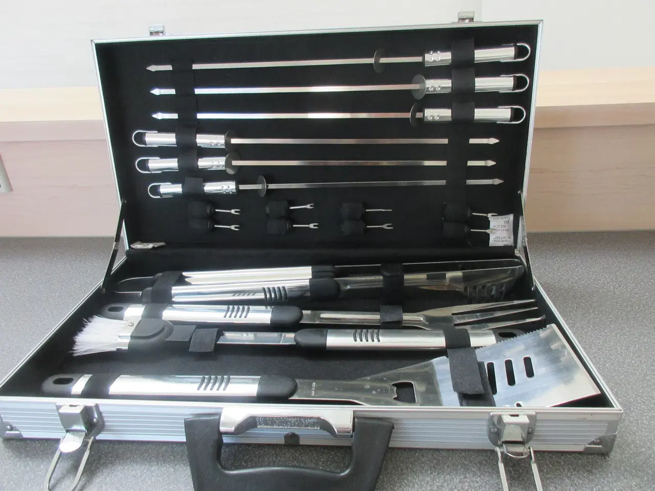 Billede 3 - Grillsæt - 18 dele i kuffert