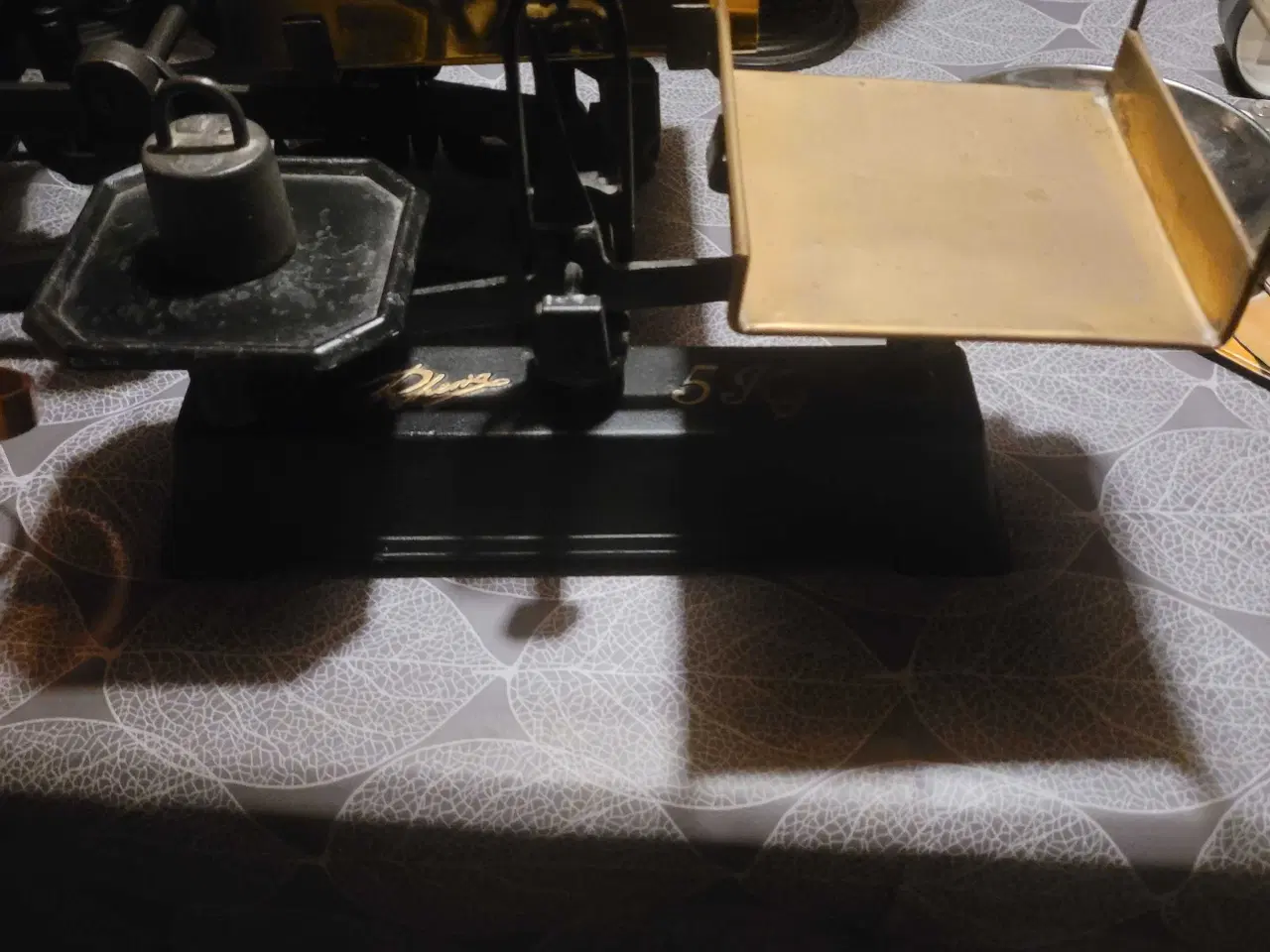 Billede 6 -   fingamel sofa 200kr Fine lamper mm 150kr pr stk 