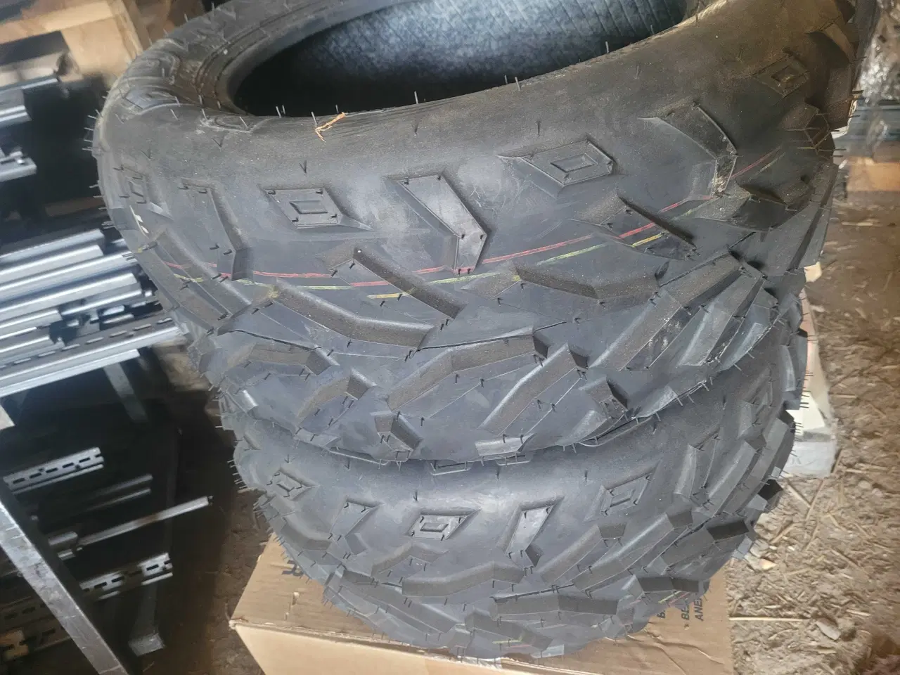 Billede 3 - 26 x 8.0 R 14 dæk