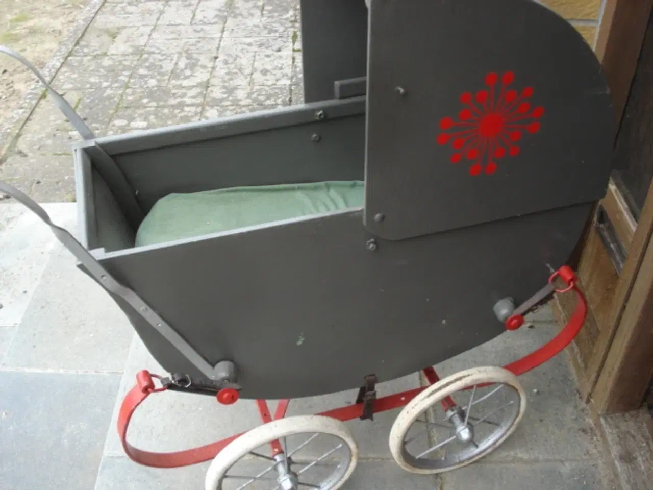 Billede 8 - Antik Dukke barnevogn