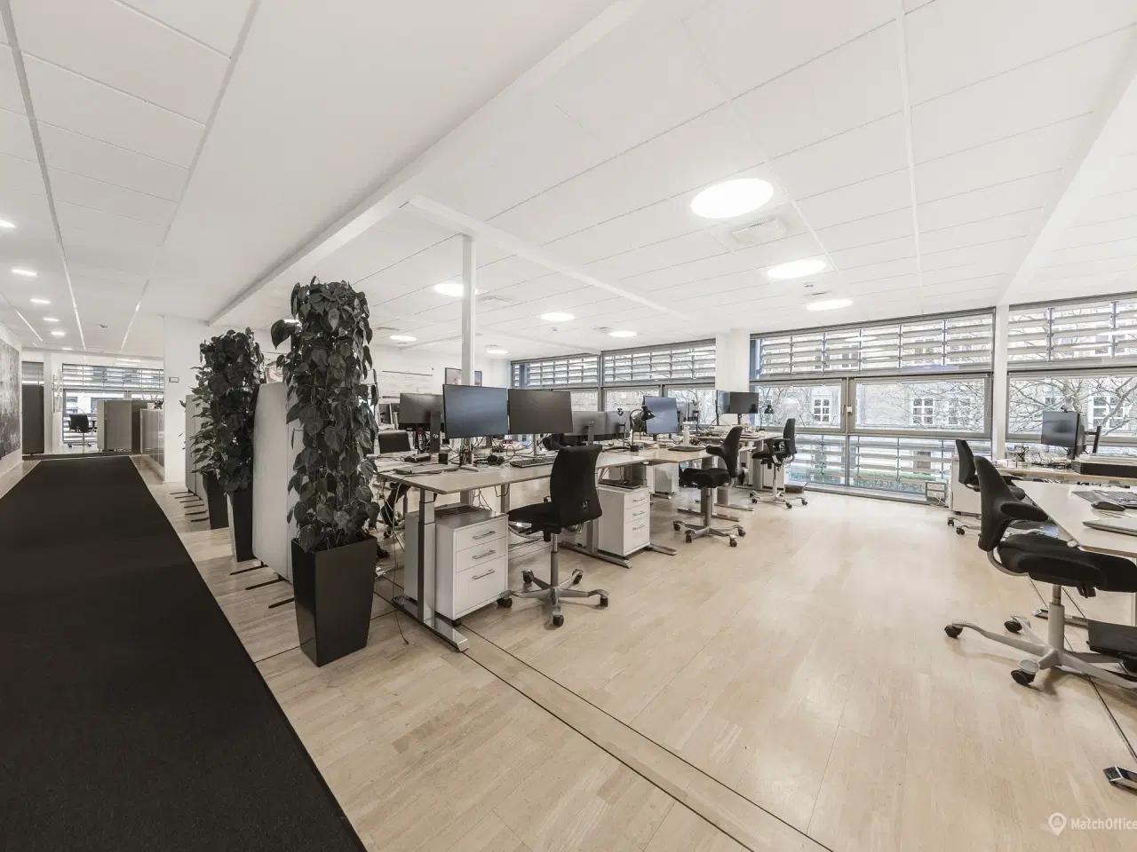 Billede 10 - Lyst og præsentabelt kontor med udsigt til Tuborg Havn