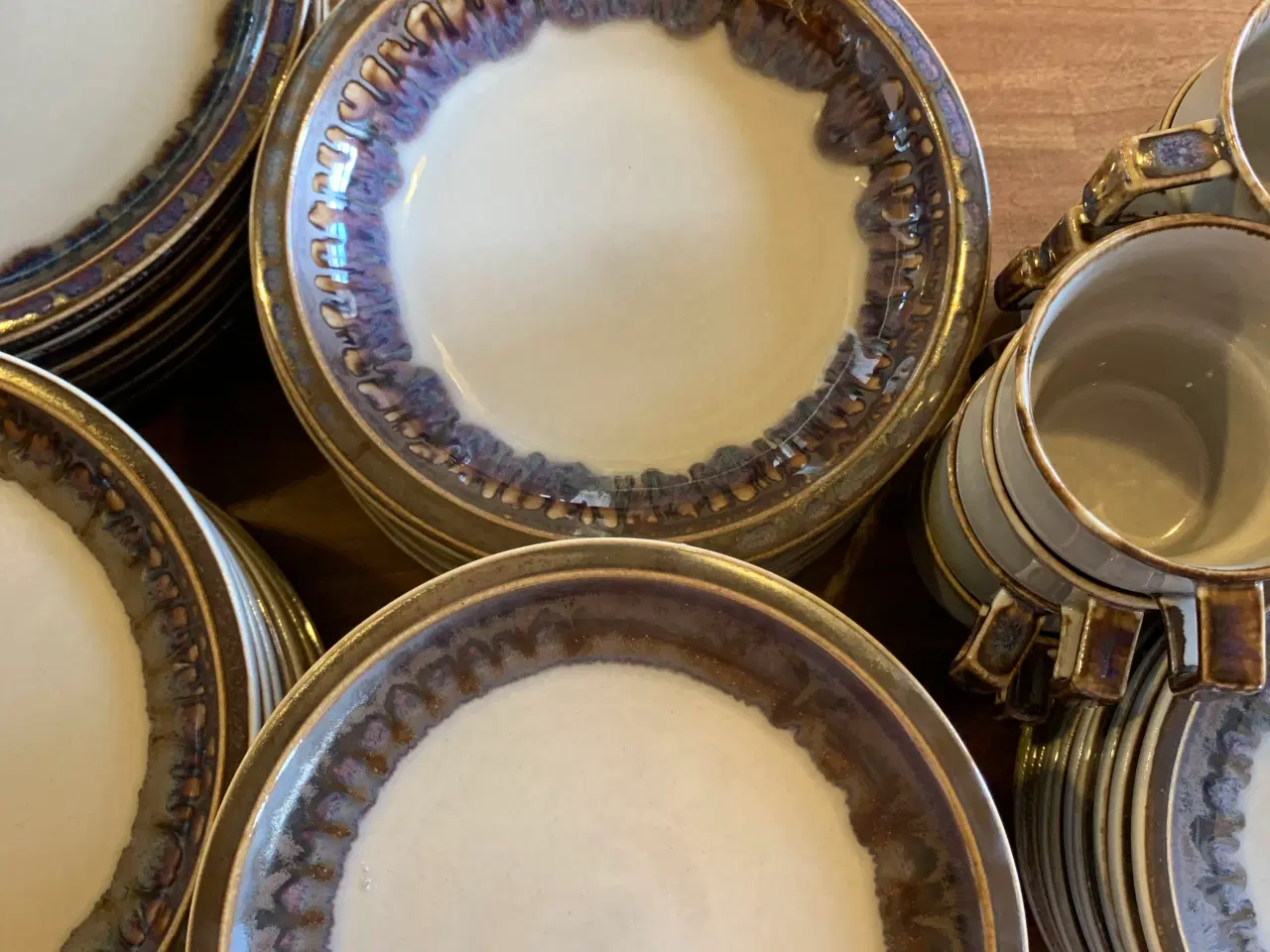 Billede 4 - Tallerkner, kopper og andet sælges