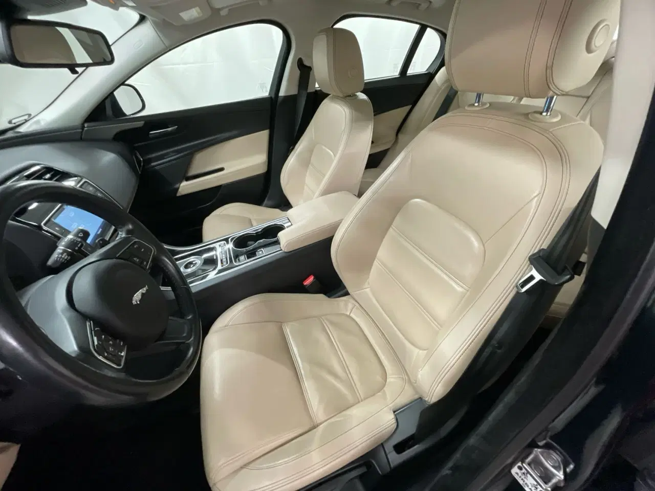 Billede 9 - Jaguar XE Prestige 2,0i benzin