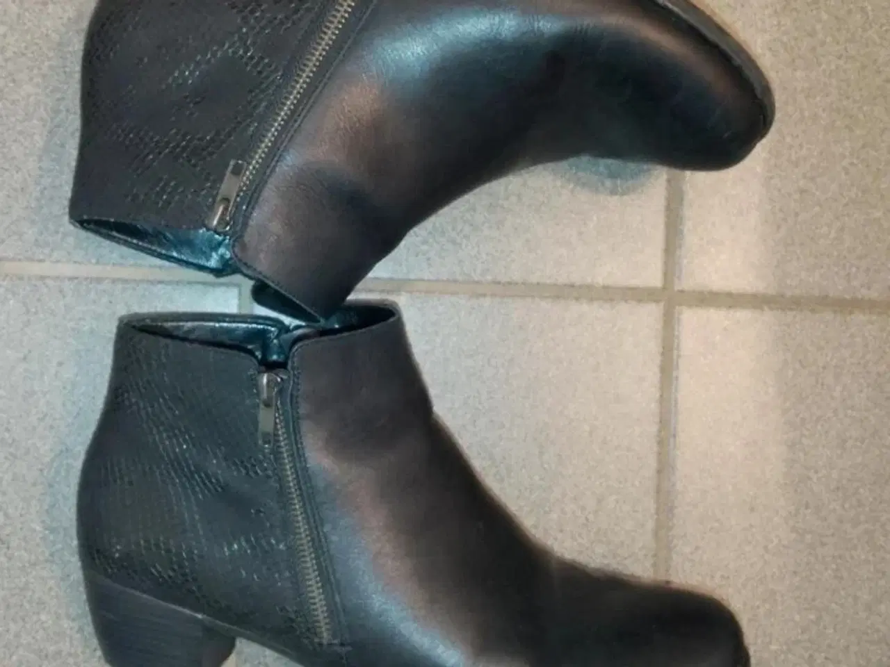 Billede 1 - Remonte - læder støvler 