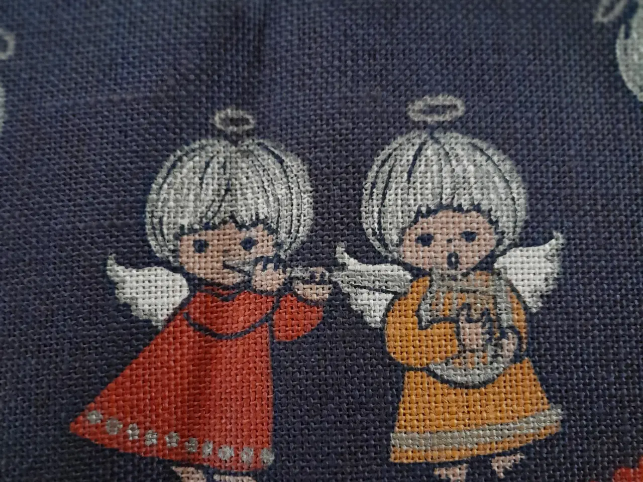 Billede 2 - INKA juledug, engle med forskellige instrumenter.