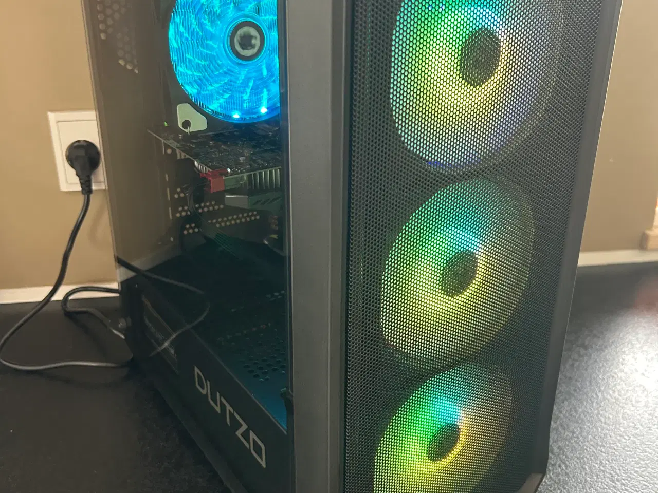 Billede 1 - 💻 RGB Gaming PC – Renoveret & Klar til eSport! 💻