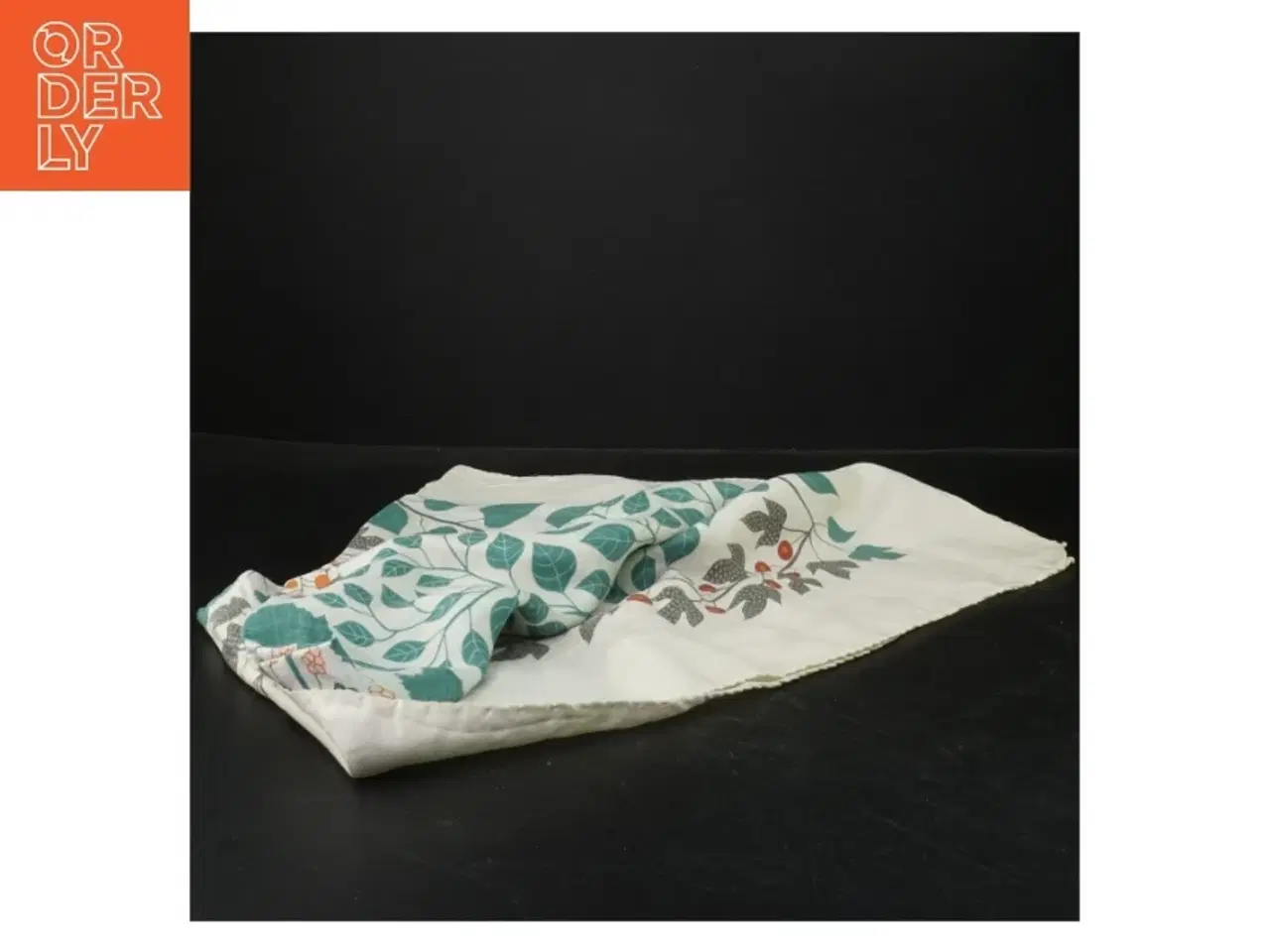 Billede 2 - SilkeTørklæde med bladmønster (str. 85x85 cm)