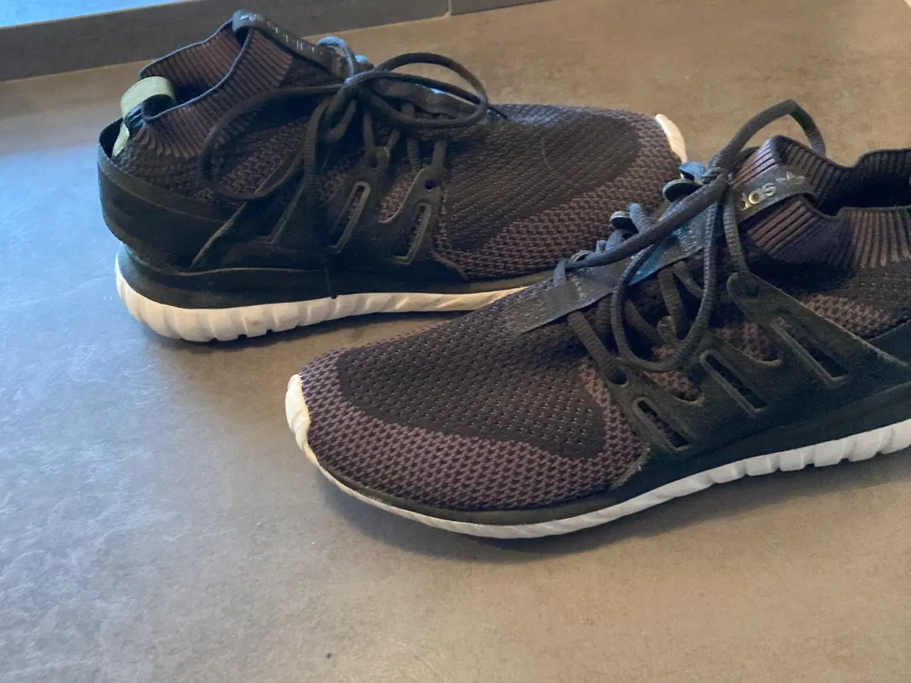 Billede 2 - Addids fritidssko, str 44,5