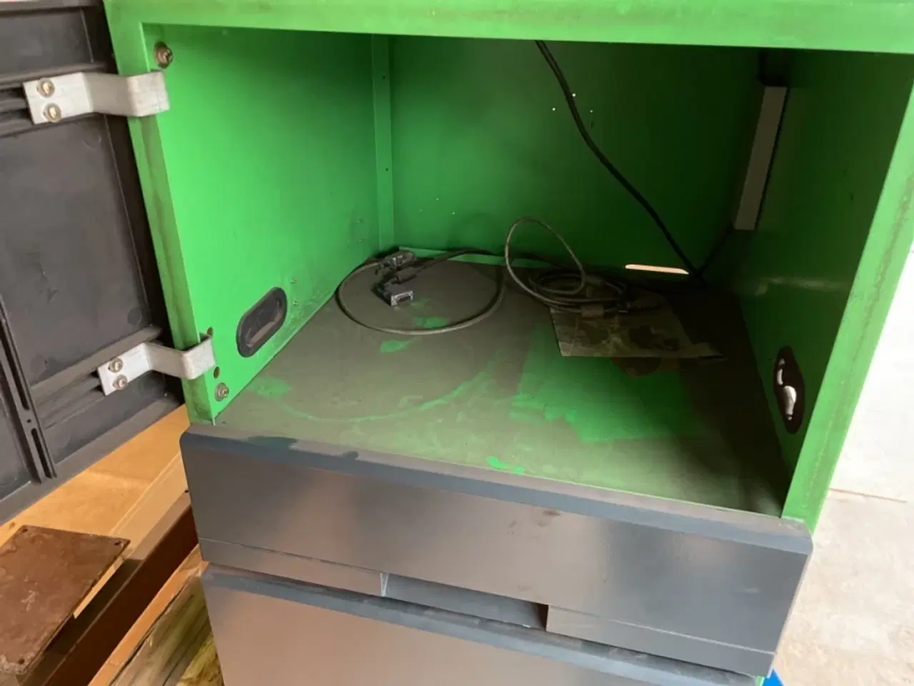 Billede 2 - Kabinet til bosch tester