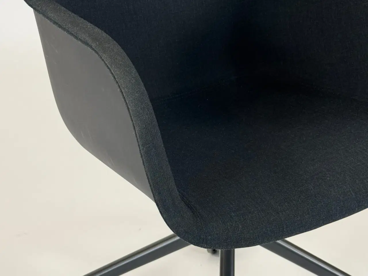 Billede 6 - Muuto Fiber Armchair m. Hjul - Sort