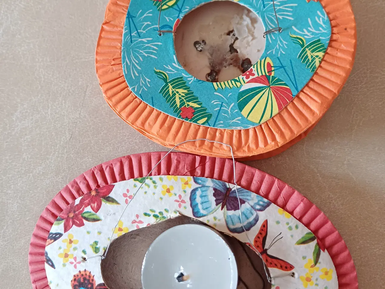 Billede 5 - Papirlanterne 5 stk., farvede med blomstermotiver