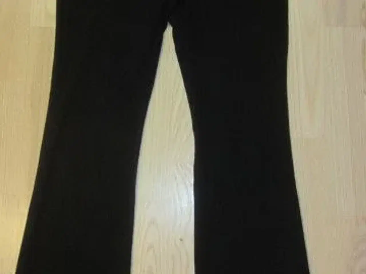 Billede 1 - Str. S, næsten nye sorte bukser
