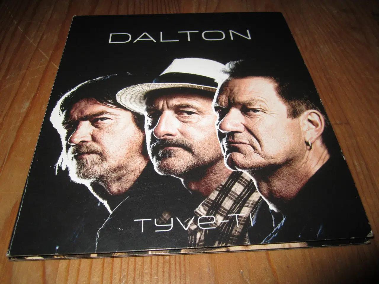 Billede 1 - DALTON. Tyve-Ti. DVD + CD.