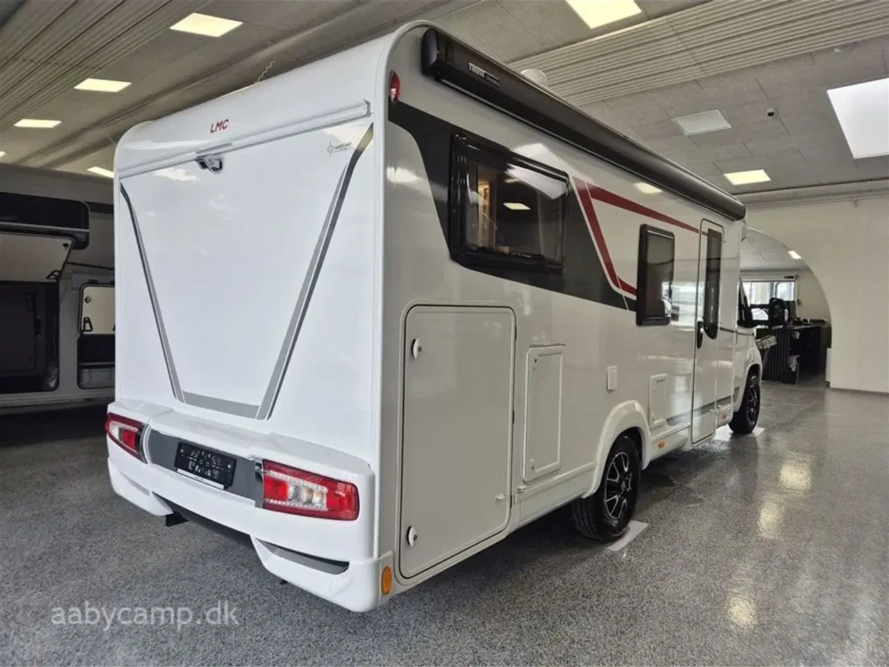 Billede 2 - 2023 - LMC Tourer H730 G Lift   Markise. solcelle. 200Ah lithium. 2000w inverter. 2x tv. Avara alarm. gulvtæppe. kompressor køleskab. Thetford ovn. gulvarme. undervognsbehandlet og lakforseglet.