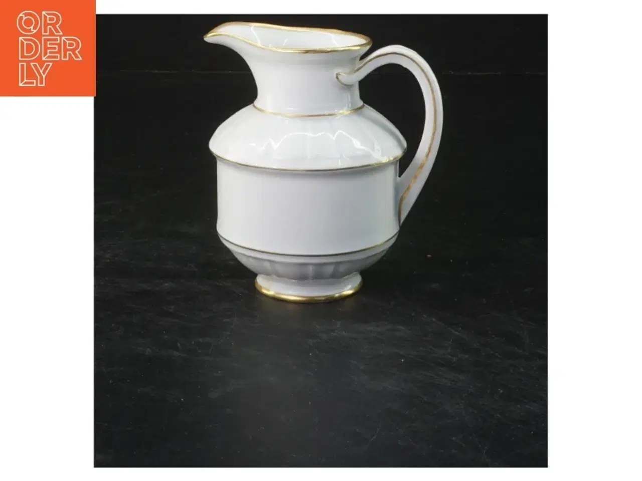 Billede 1 - Porcelænskande med guldkant fra B&G (str. 10x10 cm)