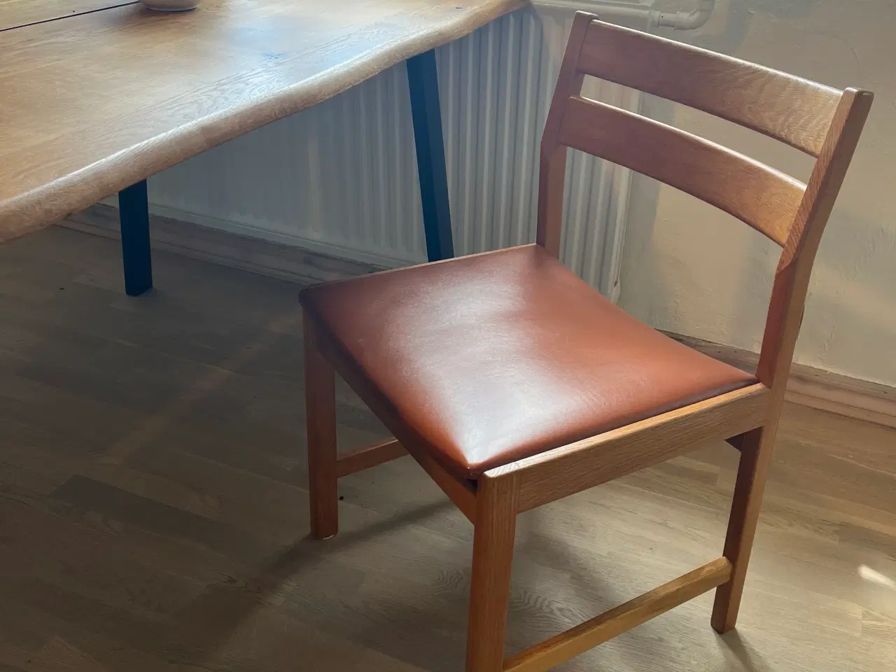 Billede 5 - Kurt Østervig stole af eg og cognac læder (6 stk)