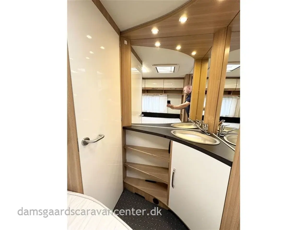 Billede 15 - 2019 - LMC Musica 470 D   Franskseng-Gulvtemp.-Mover-Telt
