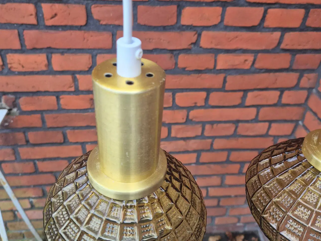 Billede 4 - Smukke retrolamper i ravfarvet glas