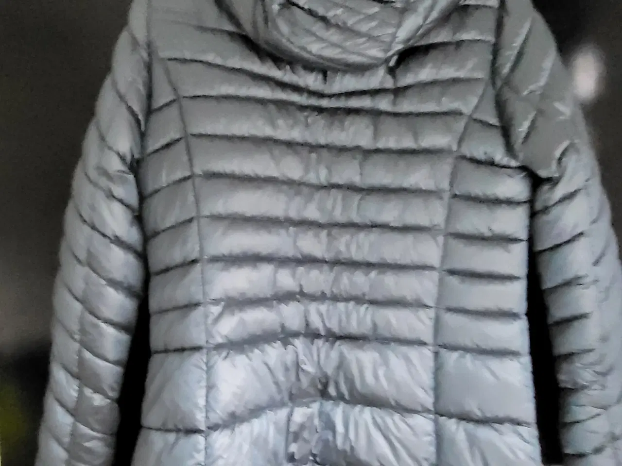 Billede 2 - Flot ny jakke med hætte