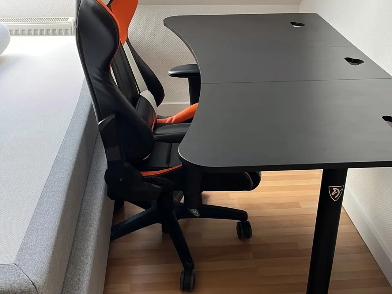 Billede 2 - Arozzi Arena Gaming Desk Sort