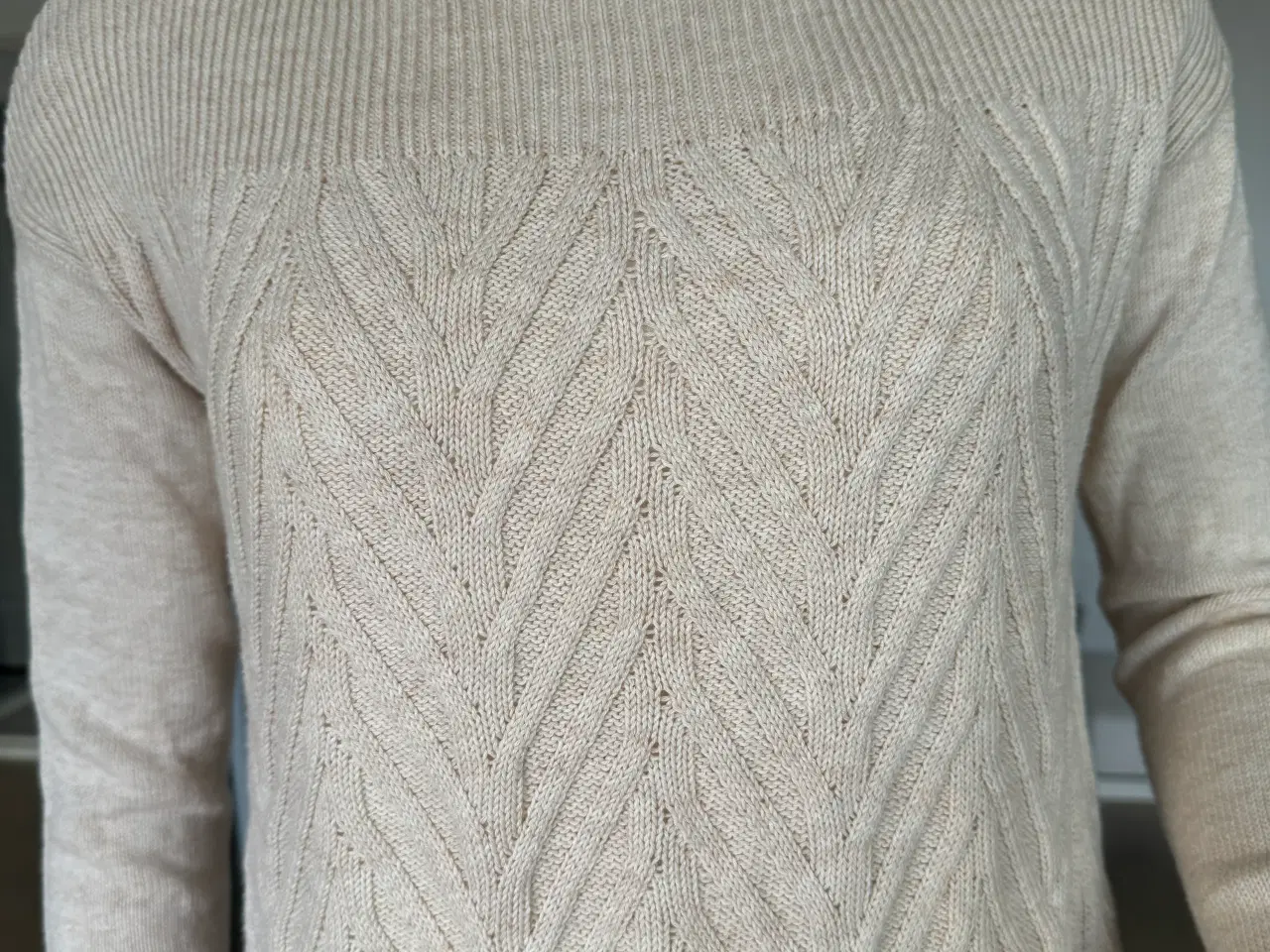 Billede 3 - Beige striktrøje fra Hugo Boss str M