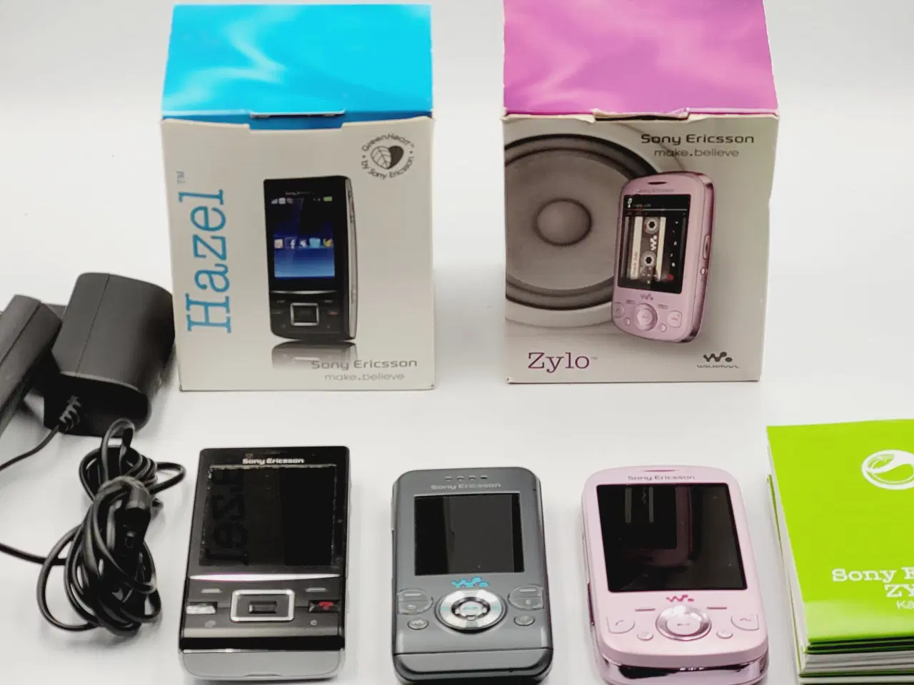 Billede 1 - ⭐️· 📱 Retro Mobil: Sony Ericsson Hazel & Zylo