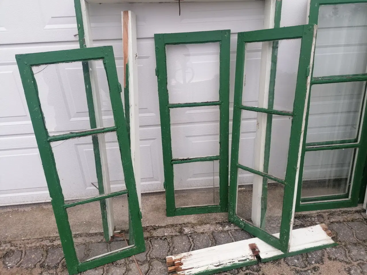 Billede 8 - Gamle Vinduesrammer med Enkeltglasruder Stykp.fra