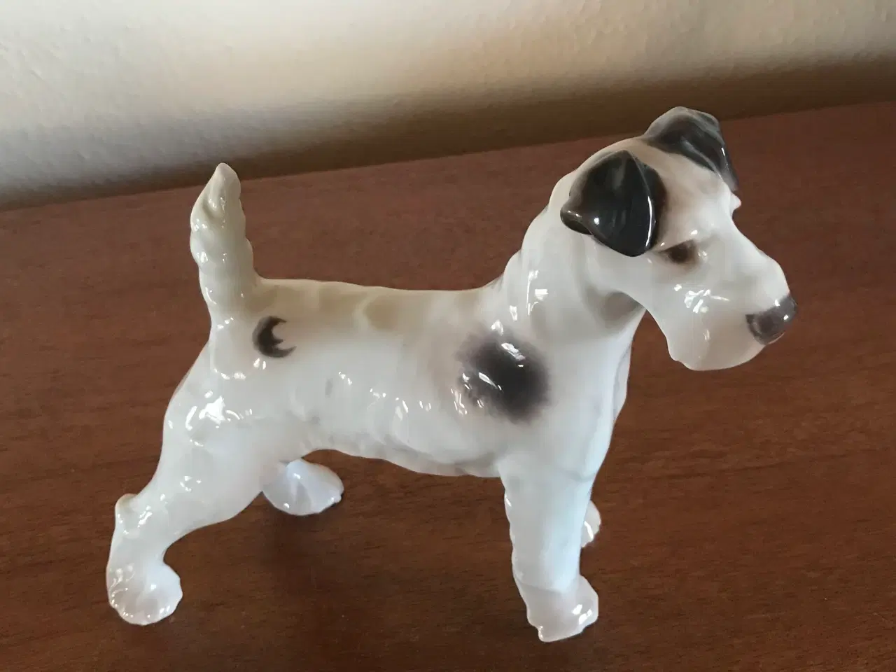 Billede 1 - Ruhåret Foxterrier fra Bing & Grøndahl nr. 1998