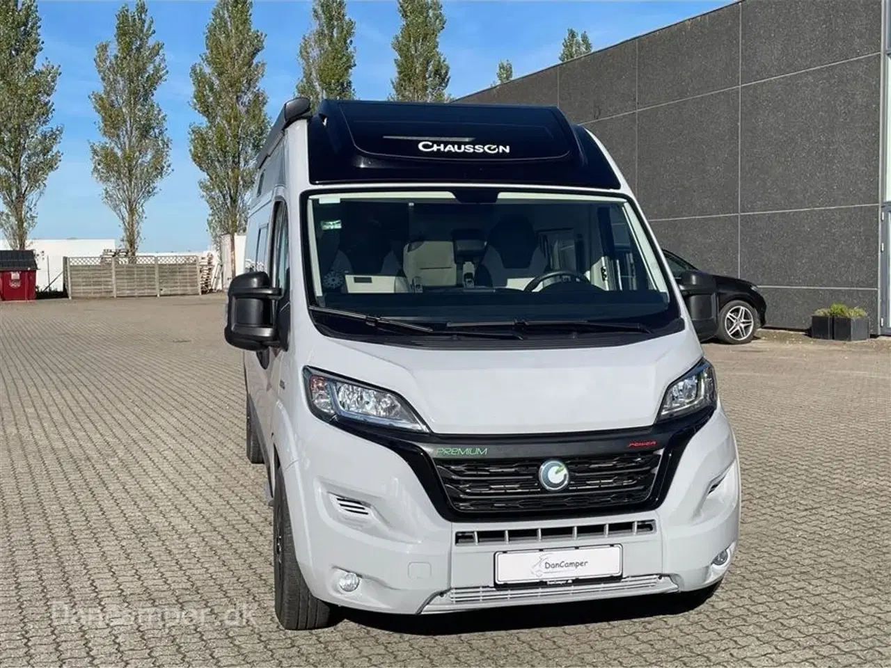 Billede 2 - 2022 - Chausson Premium Road Line   Kommissionsbil!  Speciallakering, 9 trins automatgear, 160 Hk,  træk og skyroof
