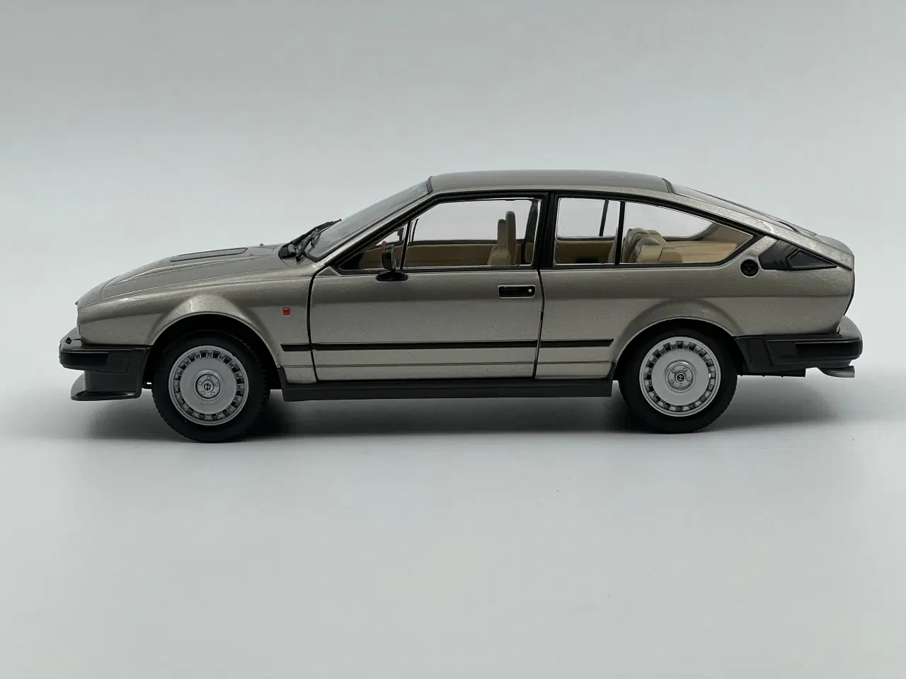 Billede 2 - 1984 Alfa Romeo GTV V6 - 1:18