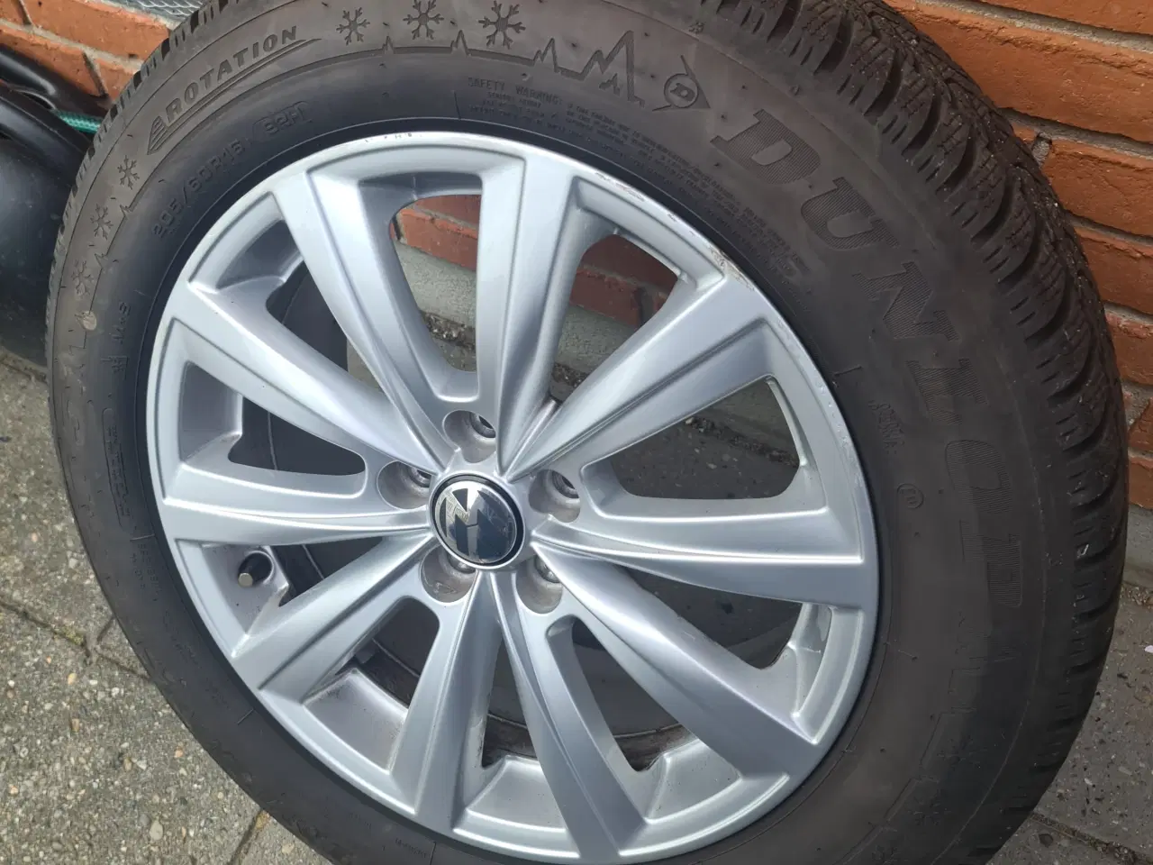 Billede 2 - Volkswagen Vinterdæk med fælge 205/60R16