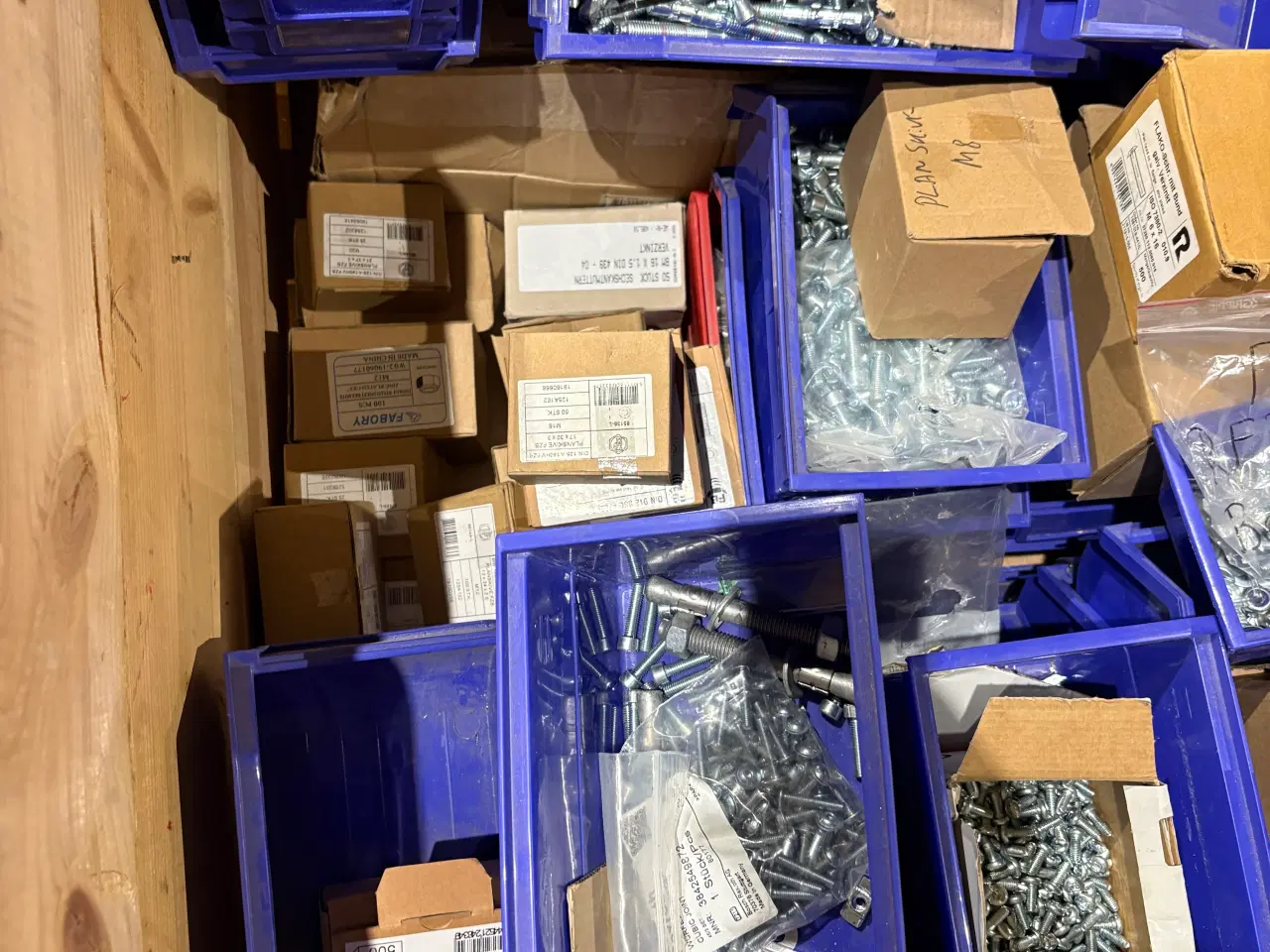 Billede 2 - Diverse bolte nye i kasser