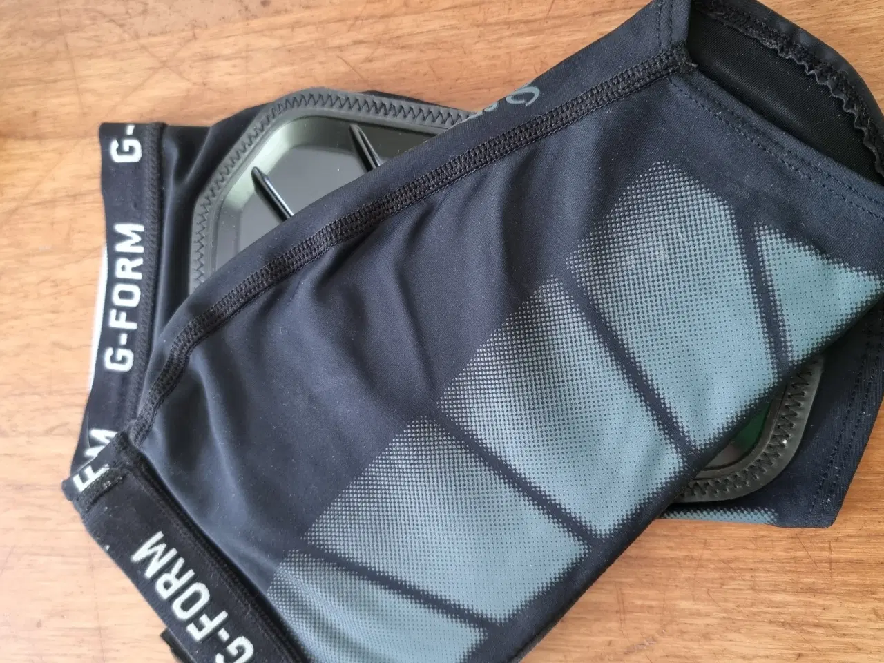 Billede 3 - Nye G-Form Pro-S Vento Benskinner str. L