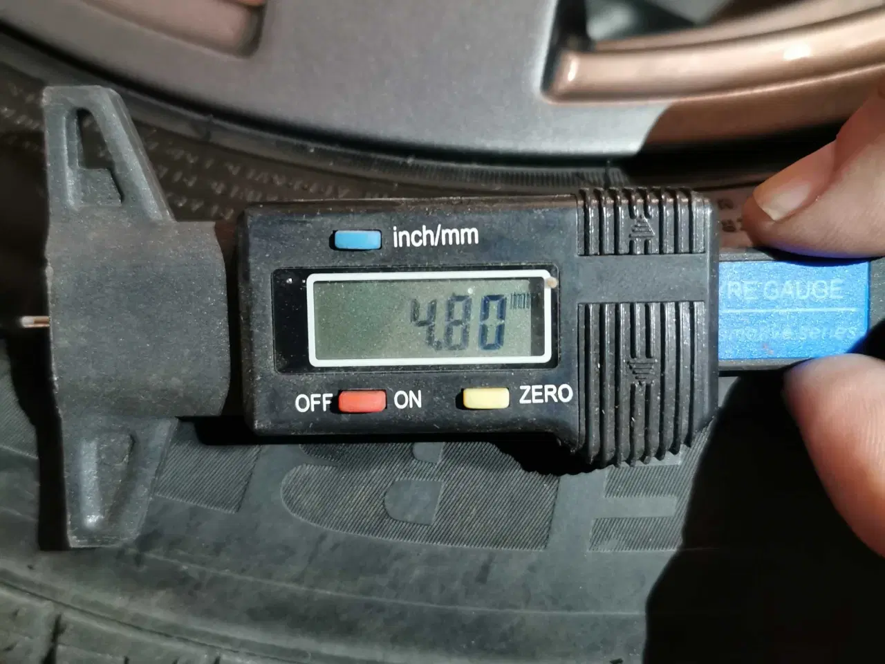 Billede 1 - Alufælge med dæk