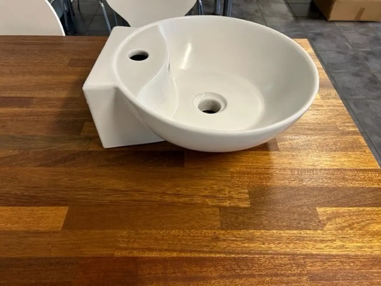 Billede 1 - Lille hvid håndvask