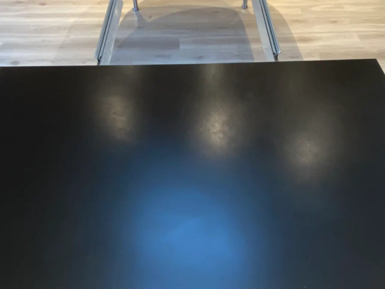 Billede 4 - Spisebord sort med 2 udtræks plader,  Chrom Ben