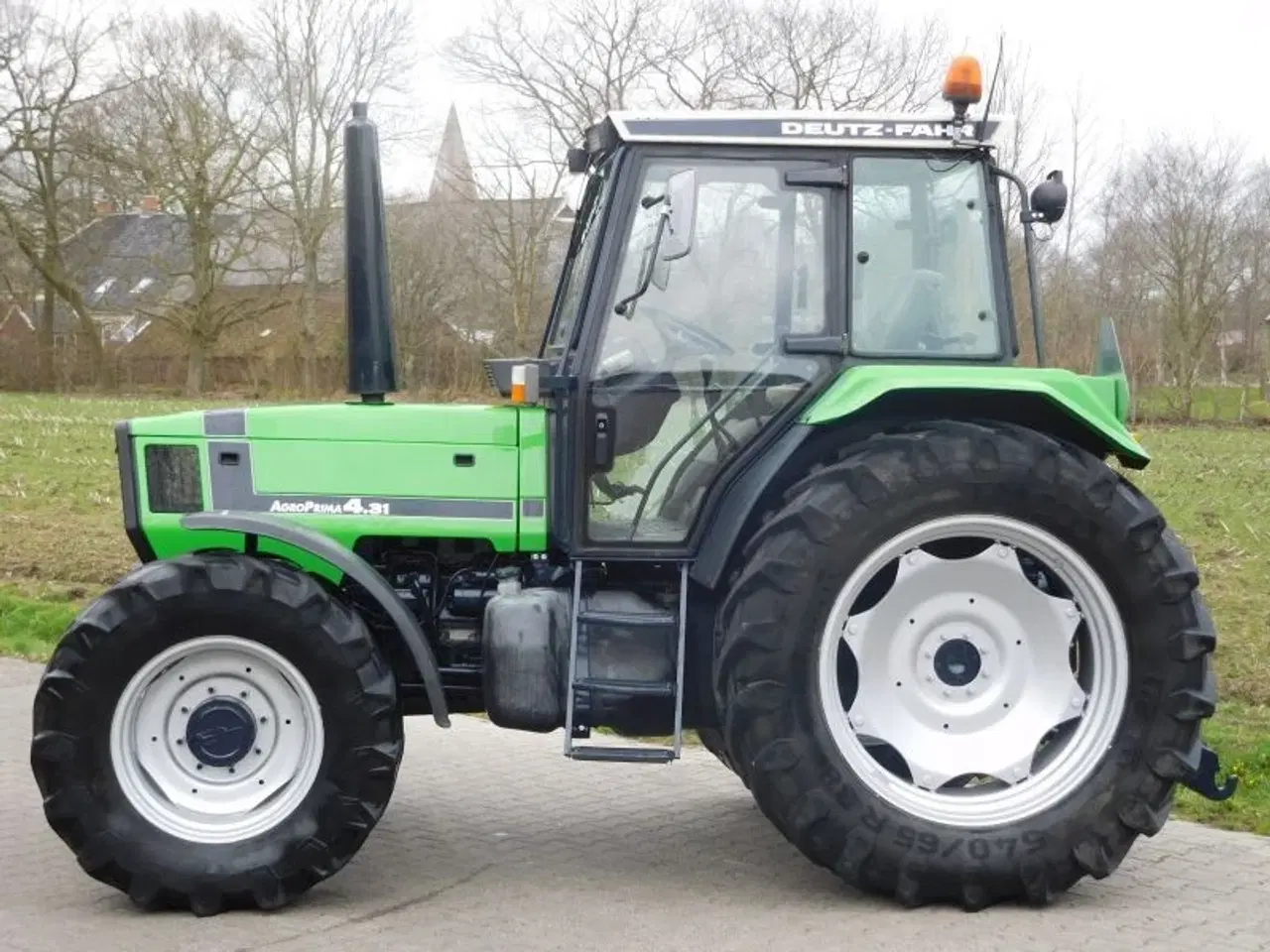 Billede 2 - Traktor -  Deutz-Fahr Agroprima DX 4.31 / 75 Hk