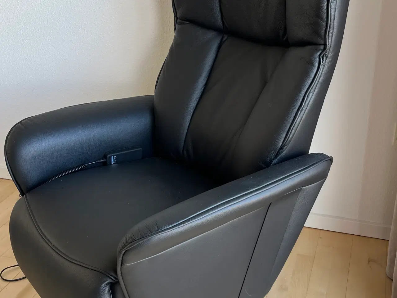 Billede 2 - Ny lænestol i sort læder/fjernbetjent indstilling