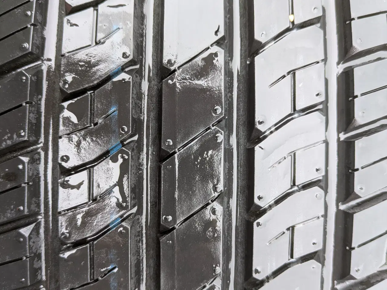 Billede 3 - NYE DÆK 255/60R15