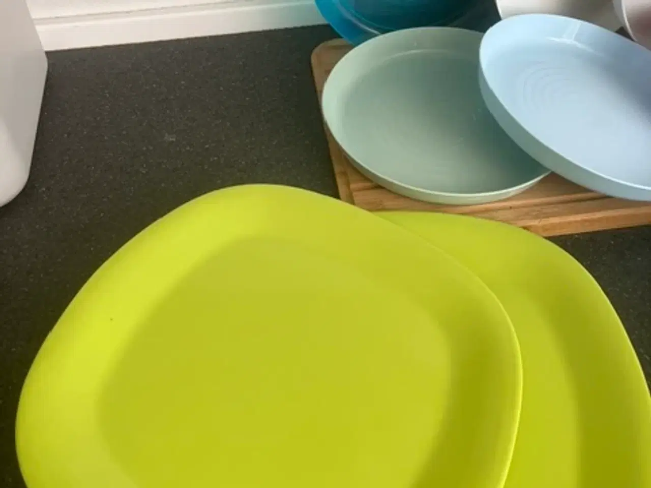 Billede 4 - Farverigt melamin-sæt 10 dele–perfekt til outdoor