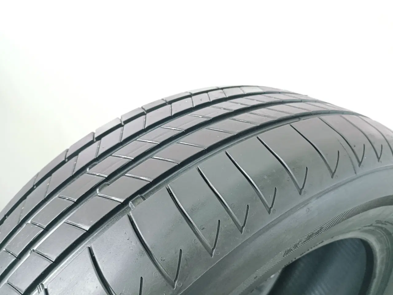 Billede 2 - sommerdæk - 235/60R18 103T Bridgestone (4 stk)