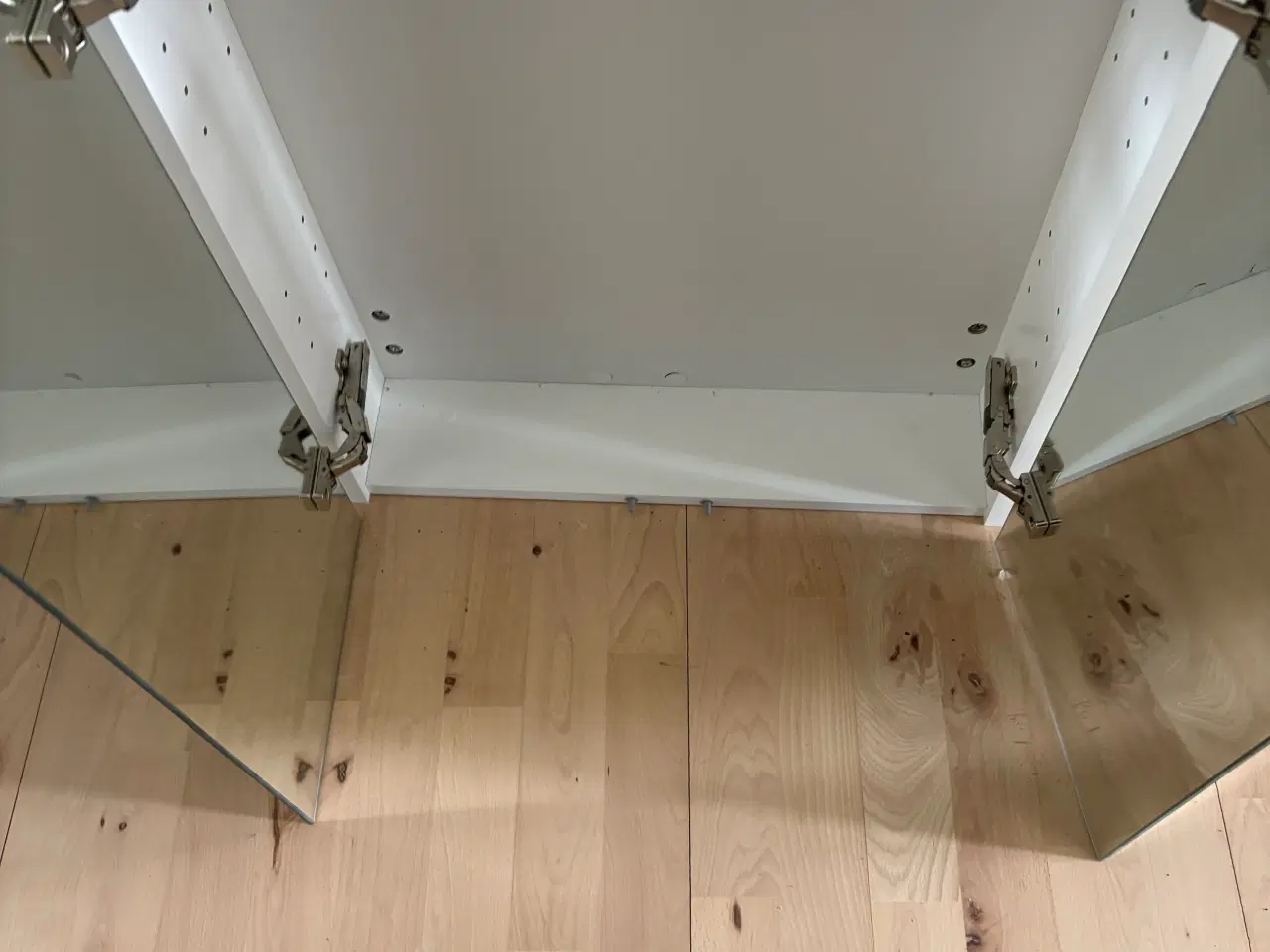 Billede 2 - Et helt ny wc skab , et IFF  SKAB 