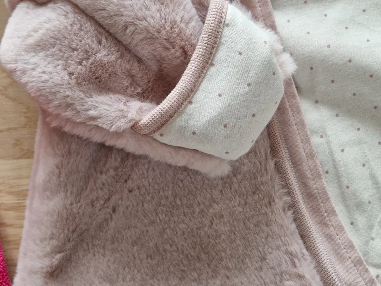 Billede 2 - Heldragter sælges 