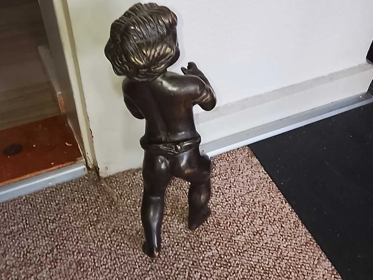 Billede 2 - Bronze figur muligvis discometal.