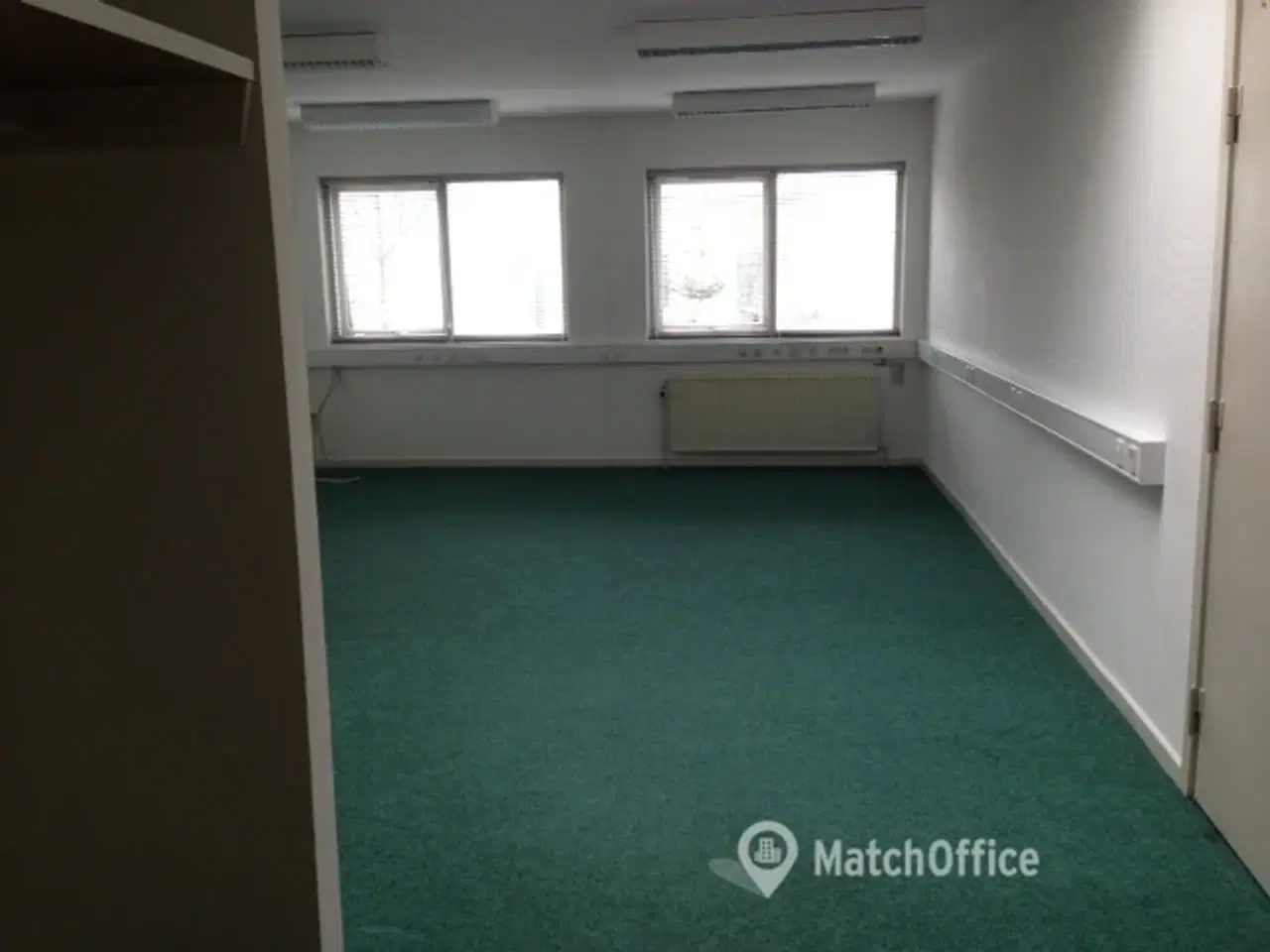 Billede 2 - Dejligt lyst kontor udlejes