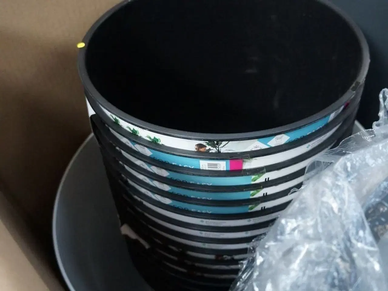 Billede 3 - Palle med diverse plasticpotter