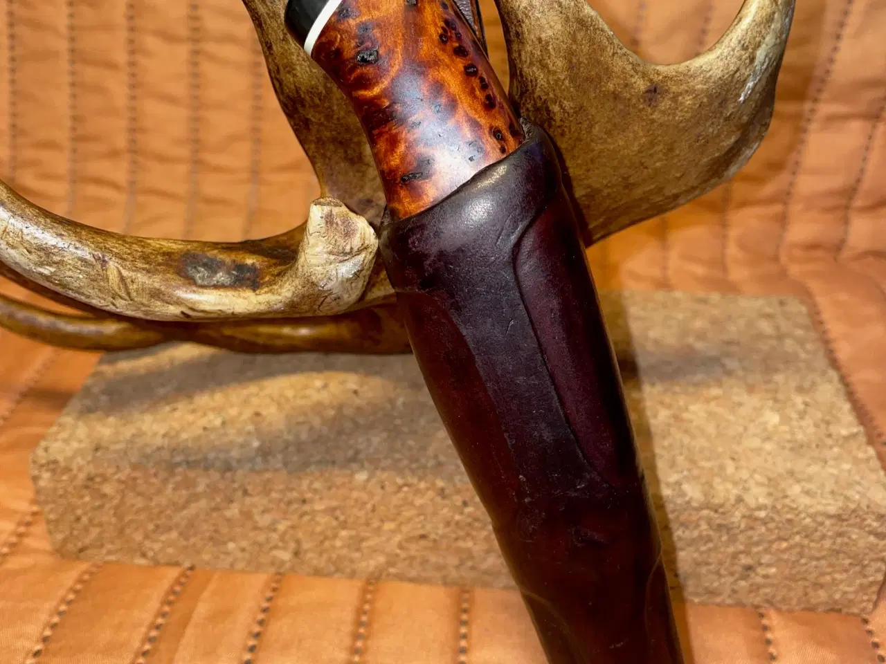 Billede 2 - Håndlavet Jagtkniv med håndsmedet damask klinge.