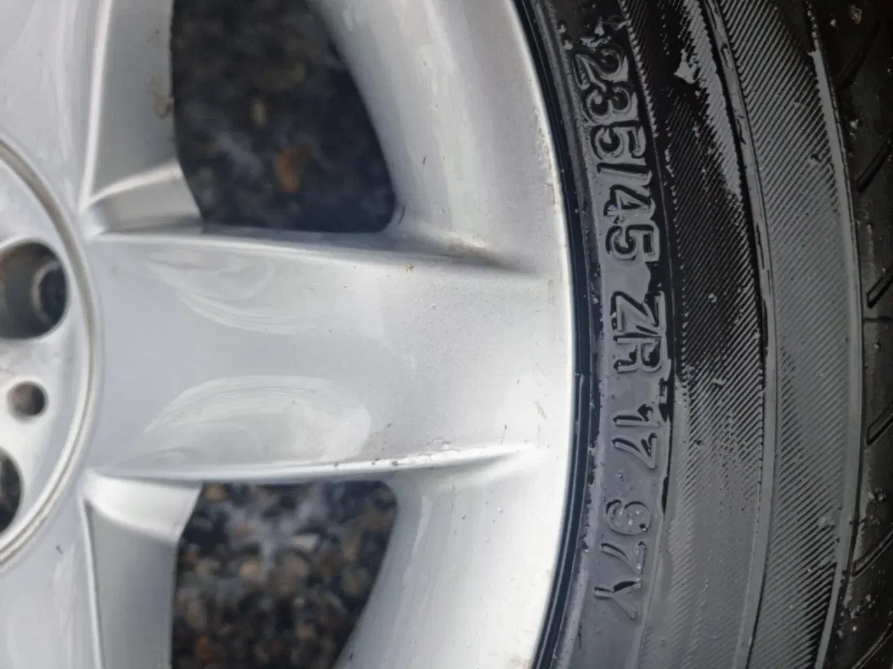 Billede 3 - Dæk og fælg 235/45/zr17 - 5 × 120