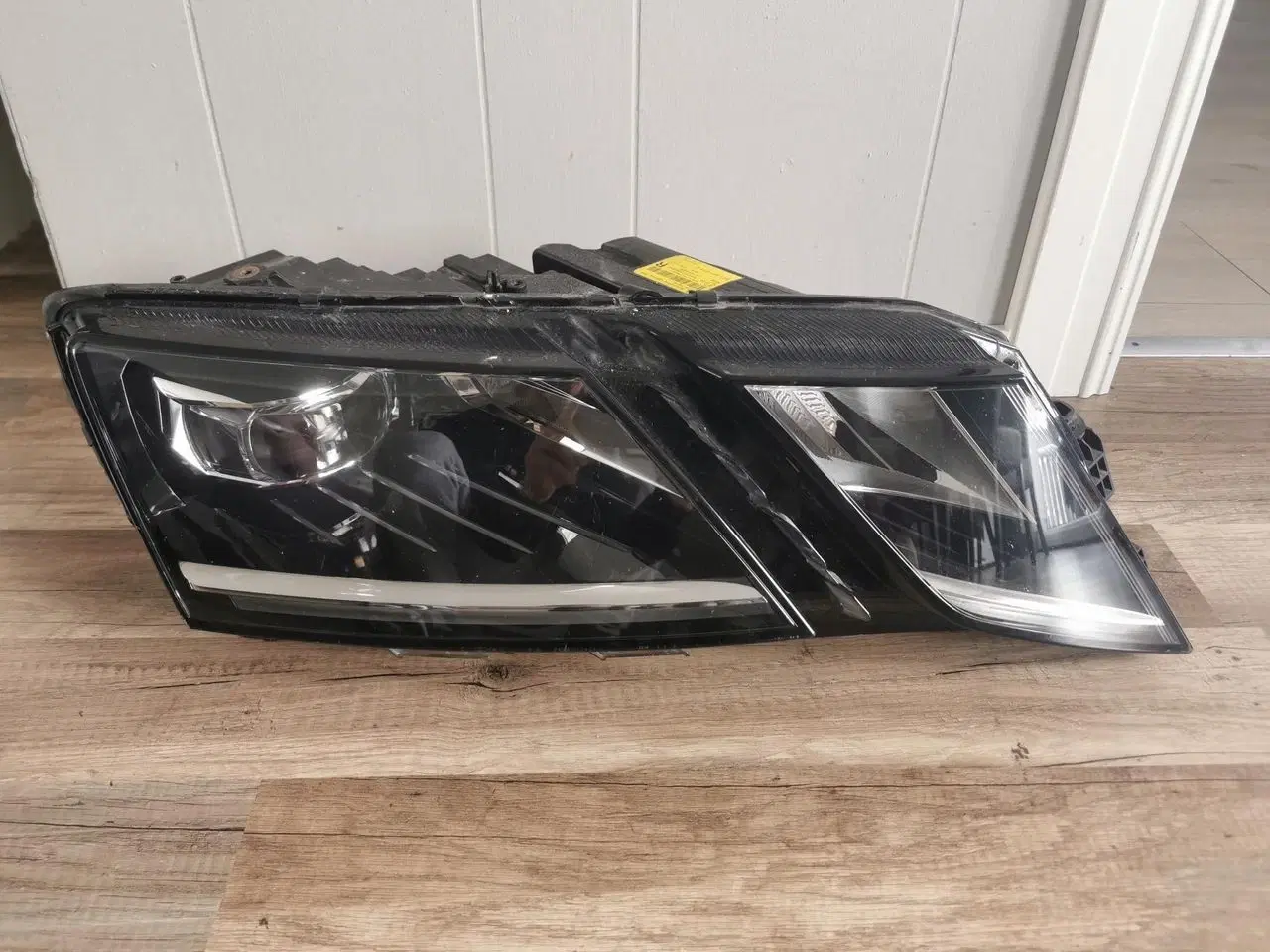 Billede 1 - FORRET HØJRE LAMPE 5E1941016D OCTAVIA III LIFT 16-